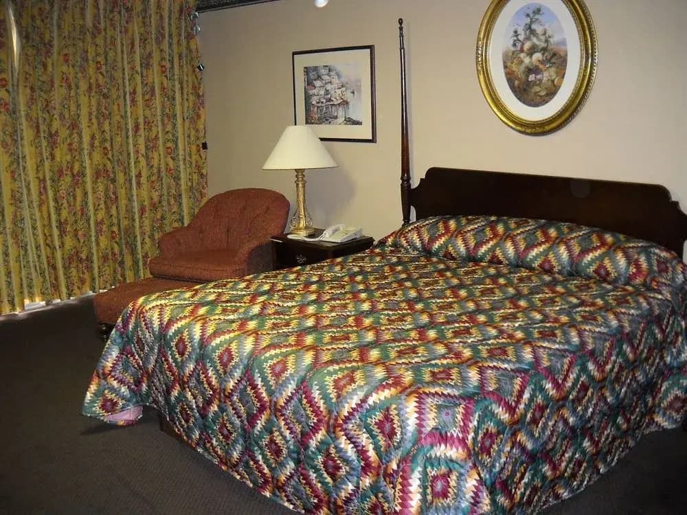 Airport Inn 5