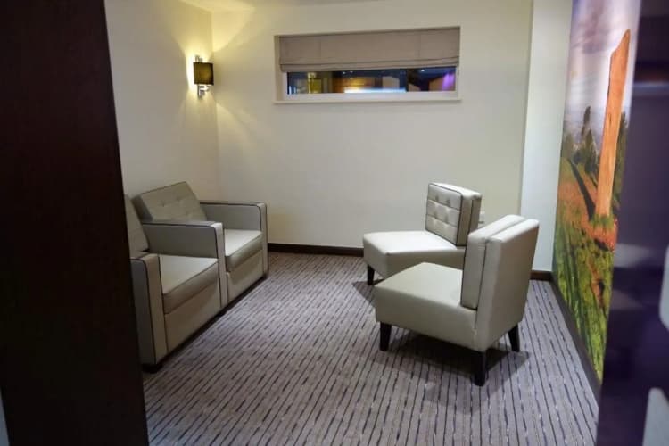 Premier Inn Stourbridge Town Centre 4