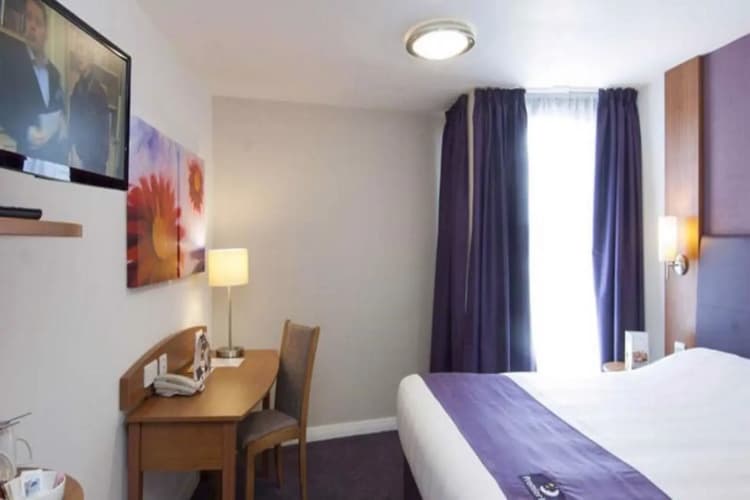 Premier Inn Blackpool Beach 3