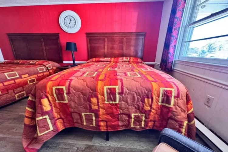Chesterfield Hotel by OYO Hwy 9 5