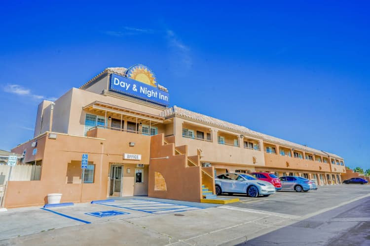 Day&Night Inn 2