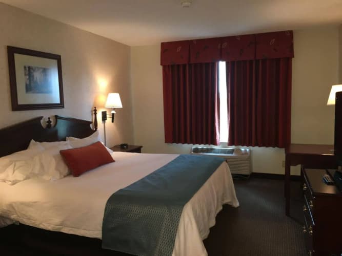 Grand Hinckley Inn 2