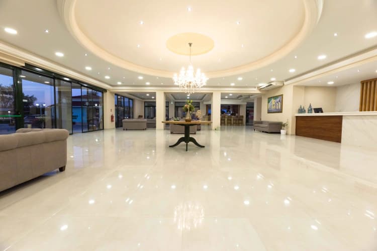 Robolla Beach Aparthotel 3