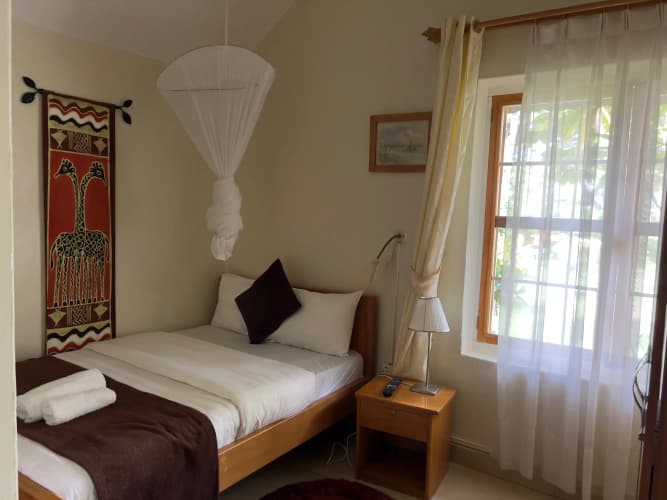 Sunset hotel Entebbe 4