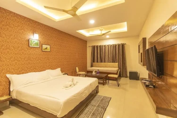 The Misty Meadows Resort 5