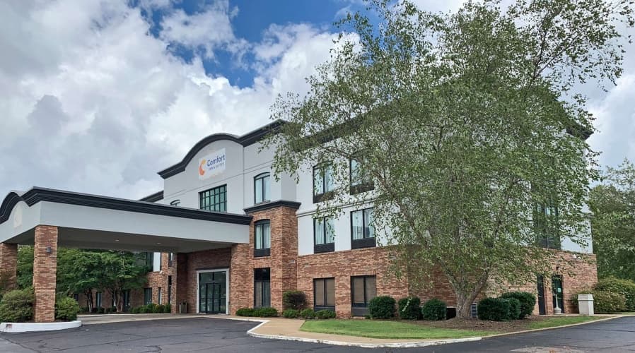 Comfort Inn & Suites Columbus 2