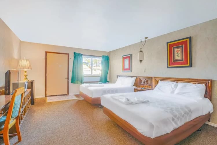 Love Hotels Tomahawk By Oyo At Lake Mohawksin Wi 5