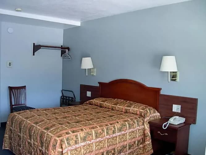 Economy Inn 3