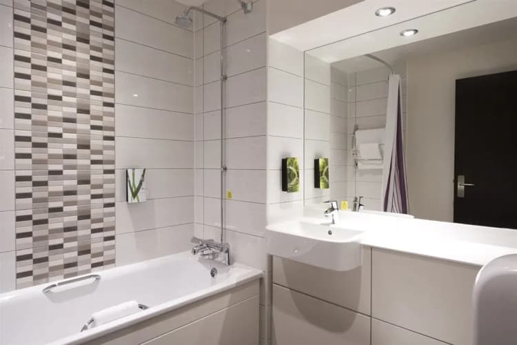 Premier Inn Bideford Hotel 5