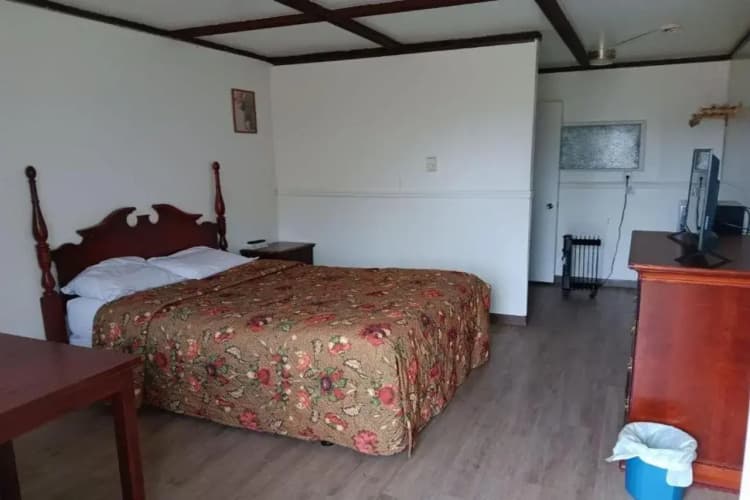 Country Hearth Inn And Suites By Oyo Sturgis 4