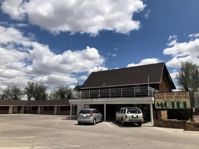 Golden Arrow Motel main
