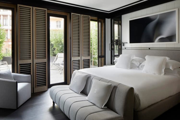 Seventy Barcelona 3