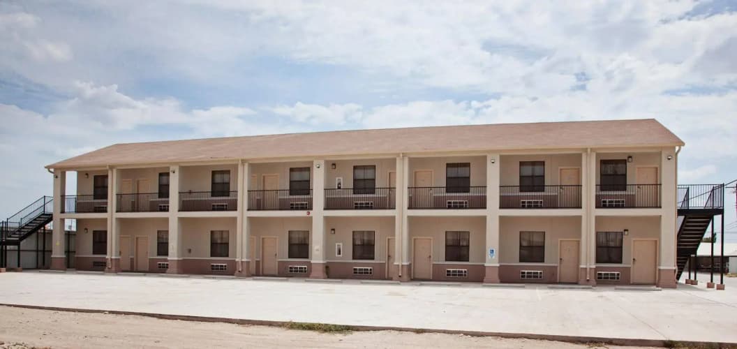 Big Lake Inn And Suites main