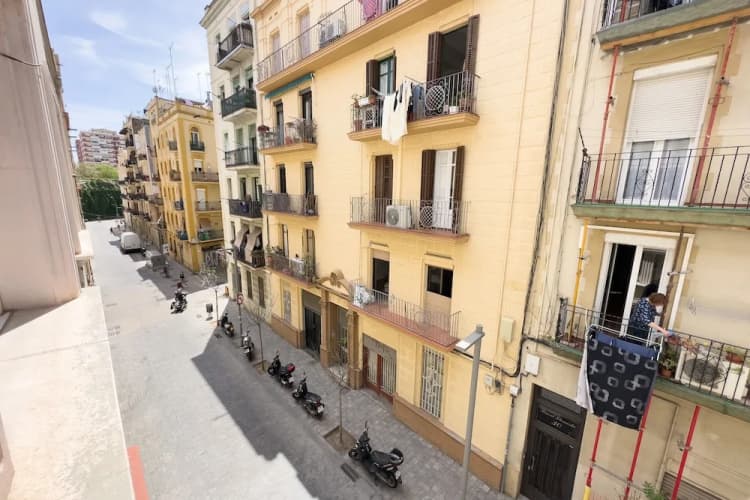 AinB Barcelona Sants Apartments main