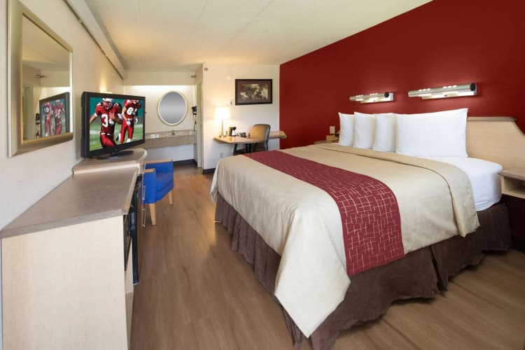 Red Roof Inn Cincinnati Northeast - Blue Ash 4