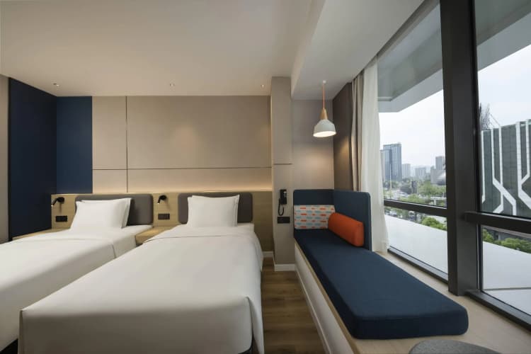 Holiday Inn Express Chongqing Caiyun Lake 4