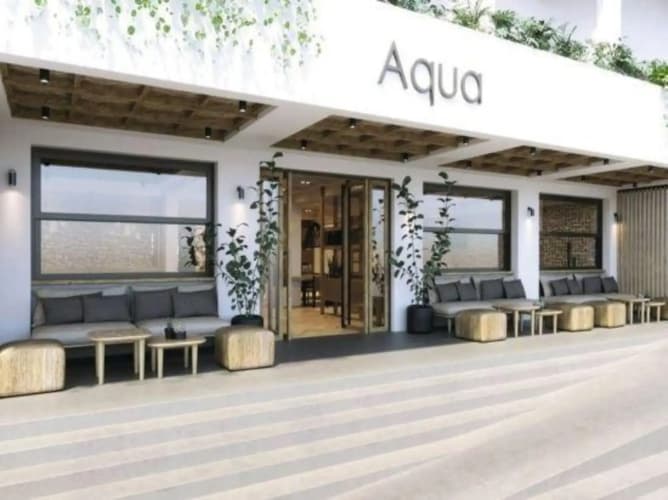 Aqua Bay main