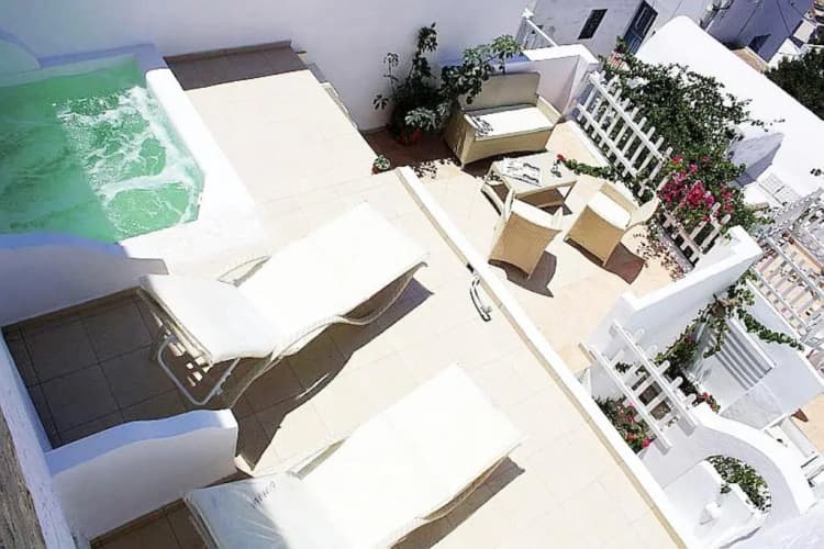 Mariakis Luxury Studios 3