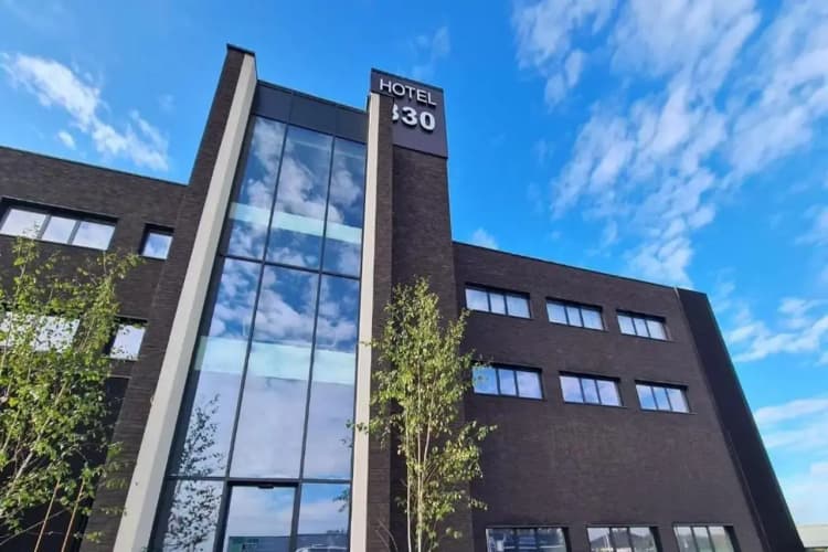 Hotel Le 830 2