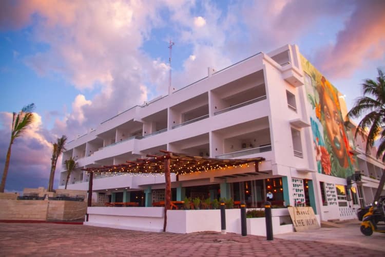 Ocean Drive Hotel & Studios main