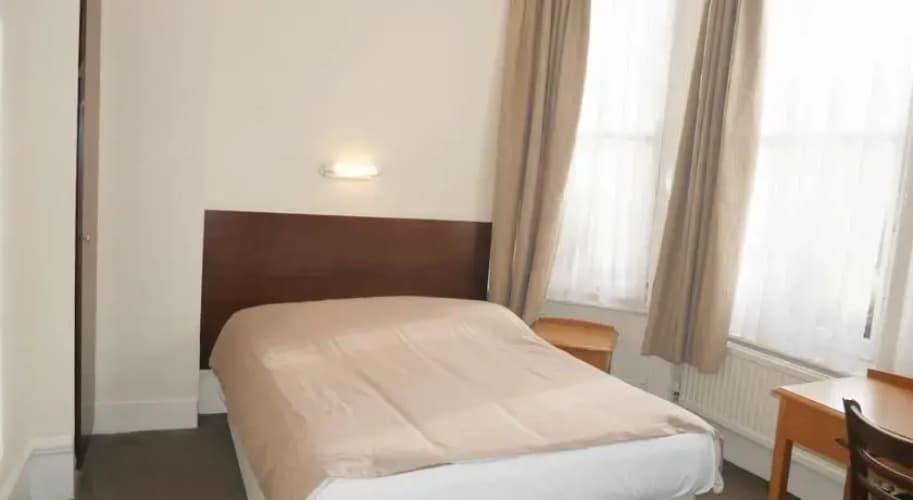 Queens Hotel 5