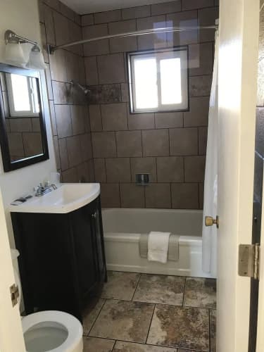 Townhouse Motel 5
