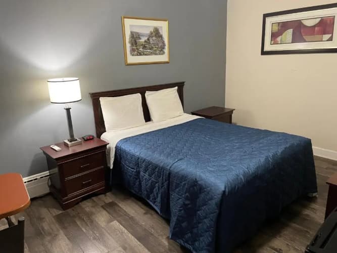 Nites Inn Motel 4