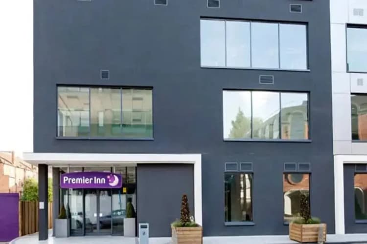 Premier Inn Woking Town Centre 2