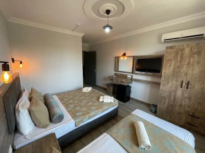 Seven City Hotel 5