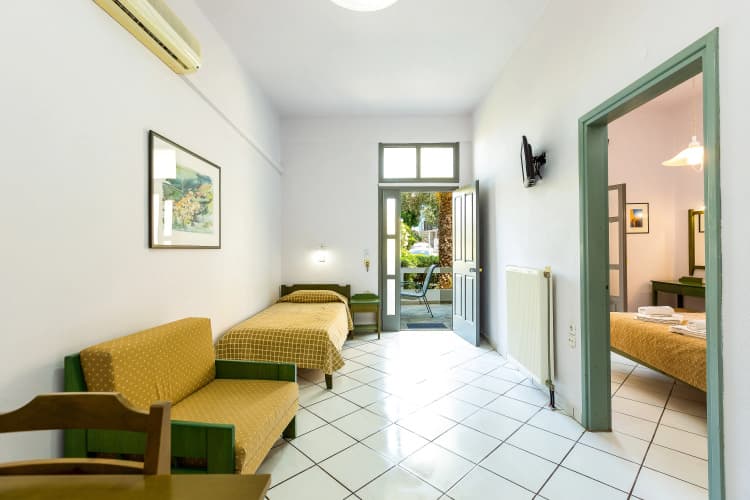 Philoxenia Apartments 3