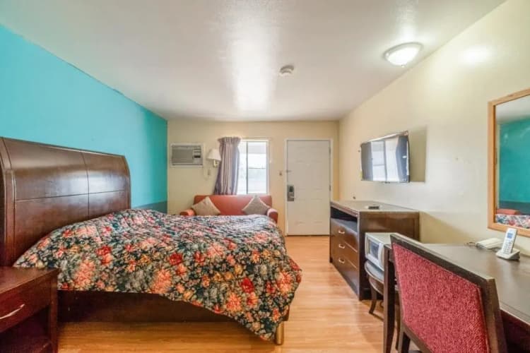 American Inn 4
