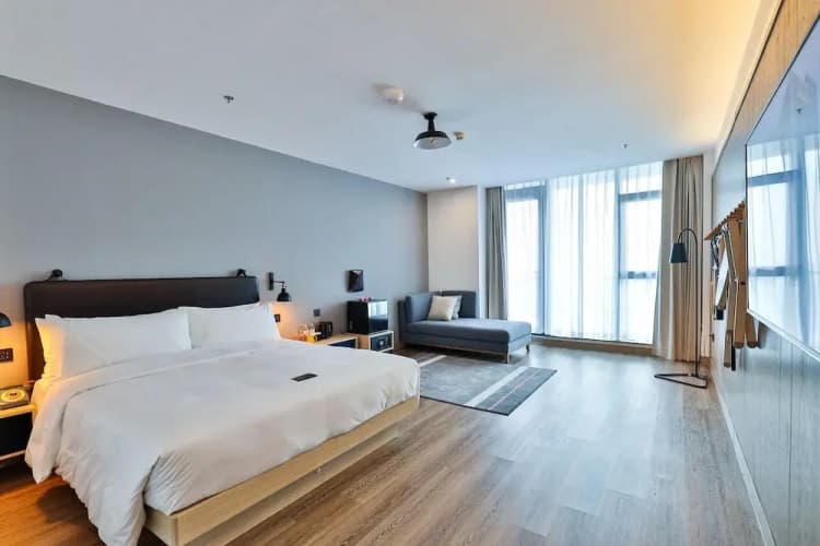 Moxy Shanghai Hongqiao Necc 5
