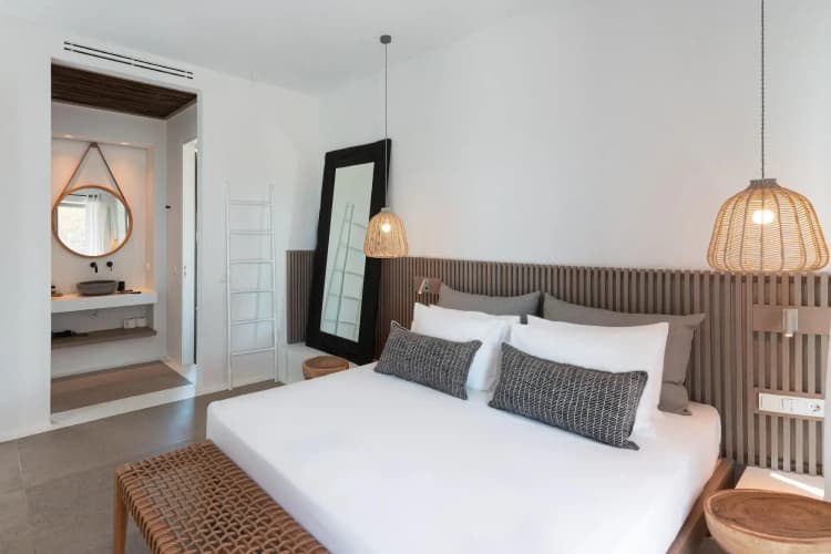 Cove Paros main