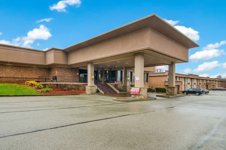 Comfort Inn & Suites 2