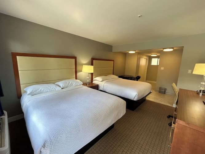 Hillside Inn 2