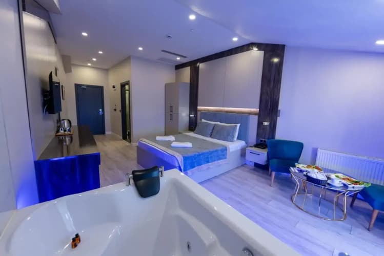 Meros Hotel 5