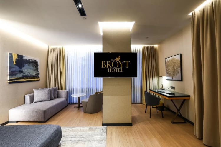 Broyt Suites 4