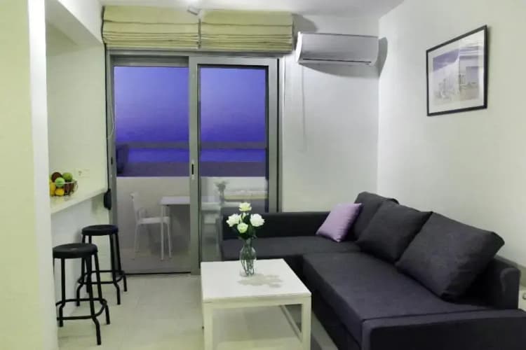 Vivian Art Apartments 5
