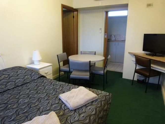 Grand Central Motel 2