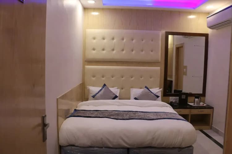Hotel The Karlo Kastle 4