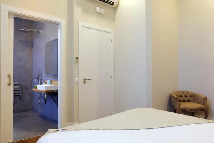 Hotel Radha main