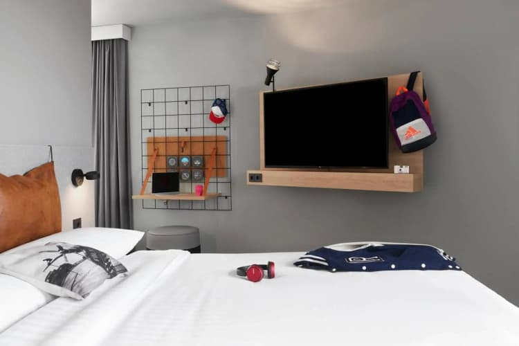 Moxy Cologne Bonn Airport 5