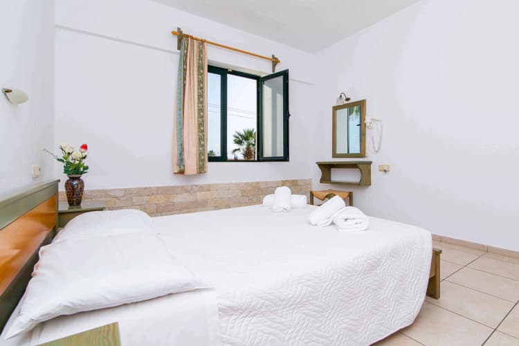 Dionysos Hotel Apartments & Studios 5