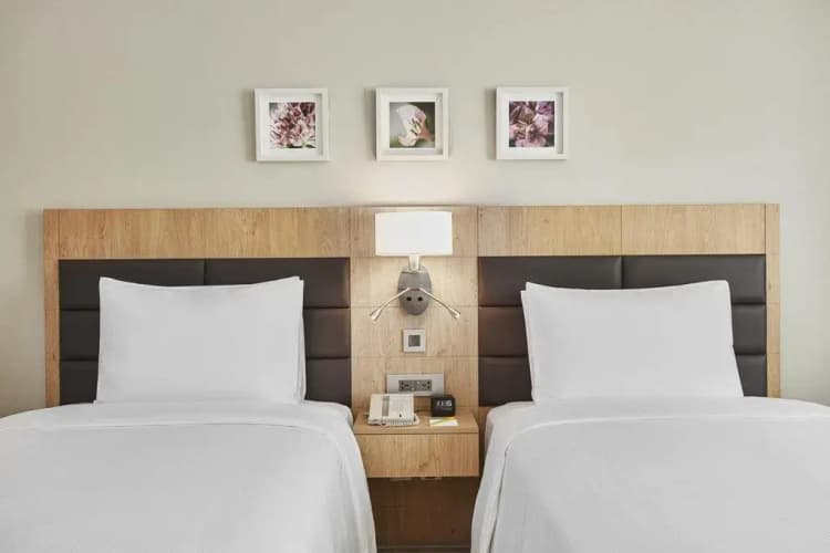 Hilton Garden Inn Dubai, Mall Avenue 5