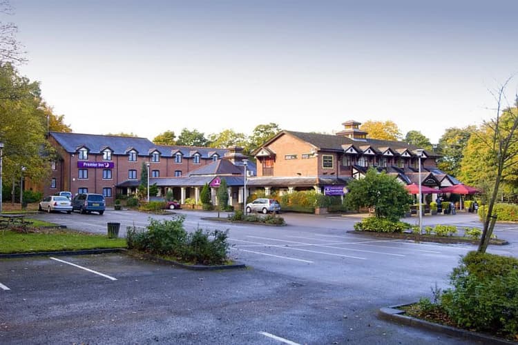 Premier Inn Manchester (Wilmslow) 4