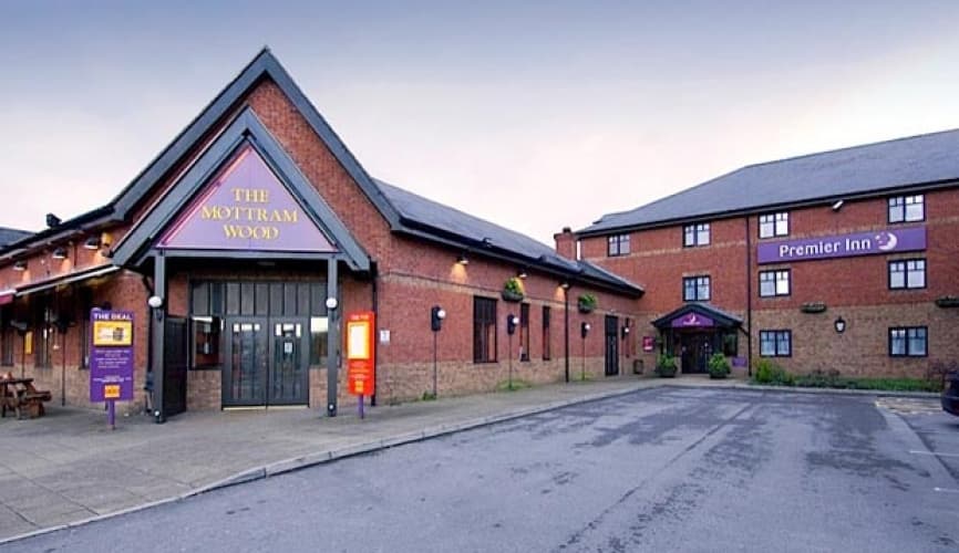Premier Inn Manchester (Hyde) 2