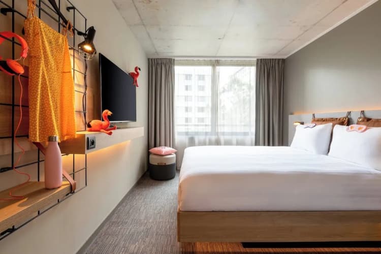 Moxy Bordeaux Hotel 3