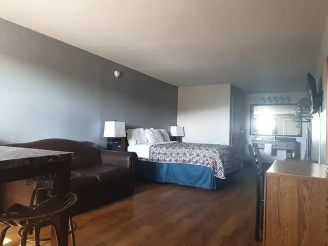 Riata Inn Marfa 5