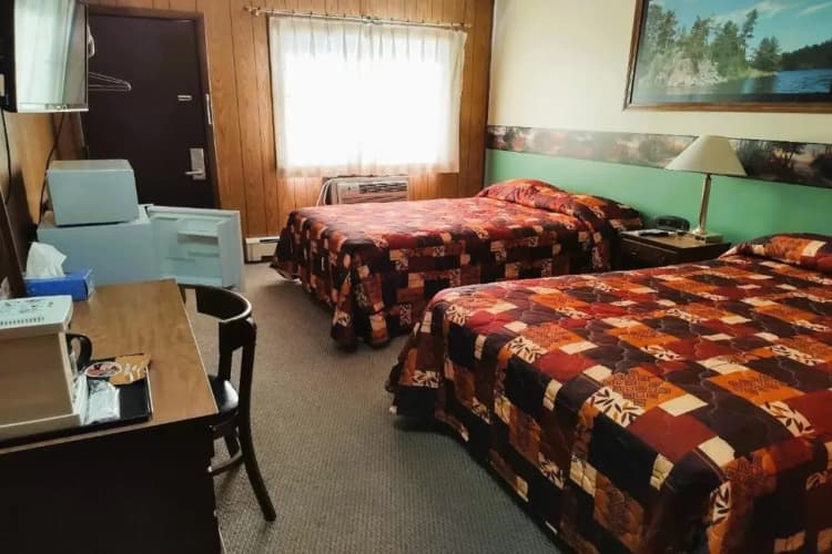 Love Hotels Voyageur By Oyo At International Falls Mn 4