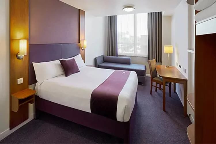 Premier Inn Sandhurst 5
